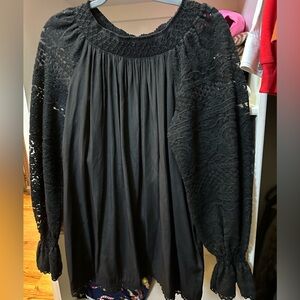 Double D Ranch Silk and Lace sleeve top - size large